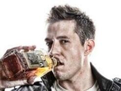 a man drinks alcohol how to lose weight for free