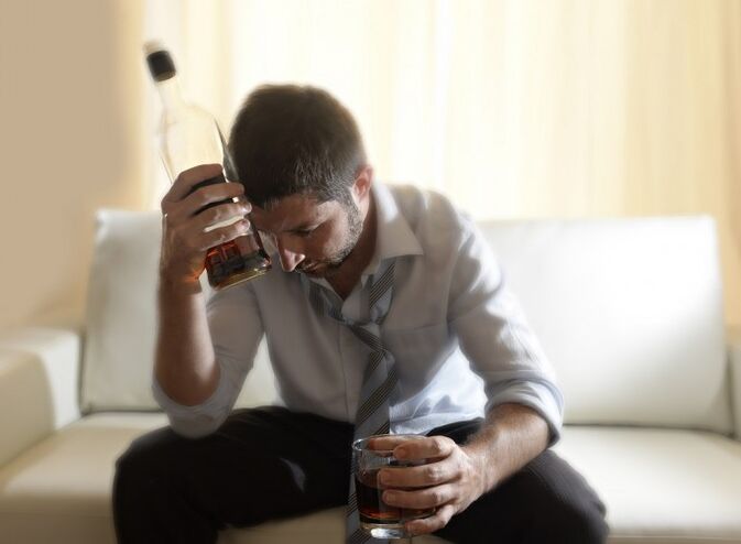 a man drinking alcohol how to quit